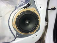 Установка акустики Morel Tempo Coax 6 в Kia Sportage 3